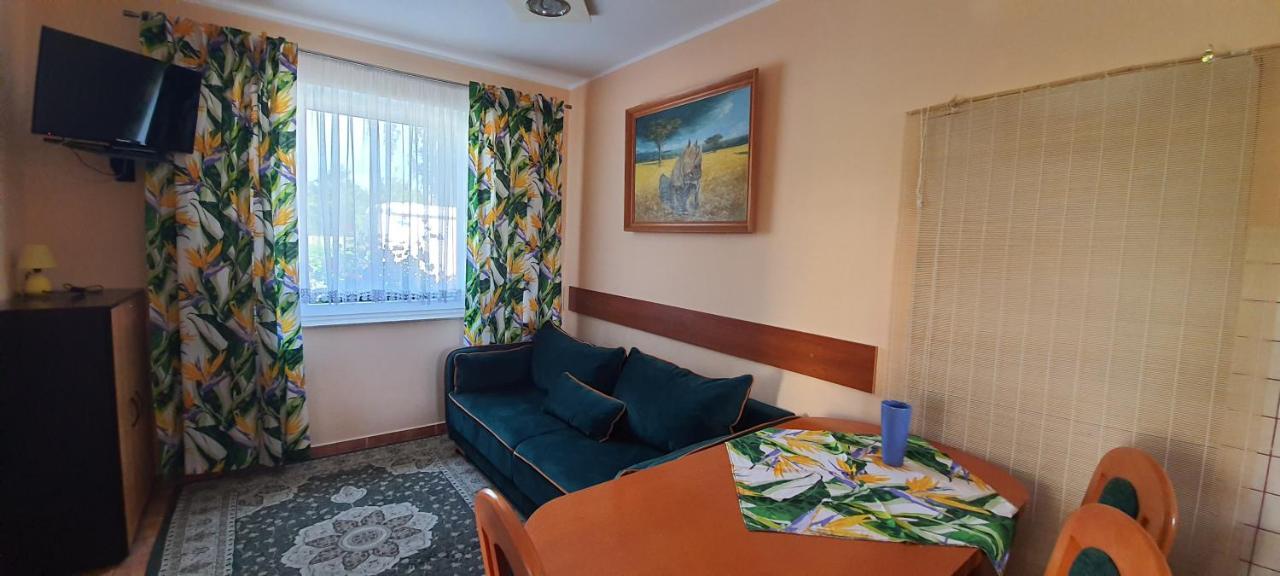 Отель Apartament Starodworski Вроцлав Экстерьер фото